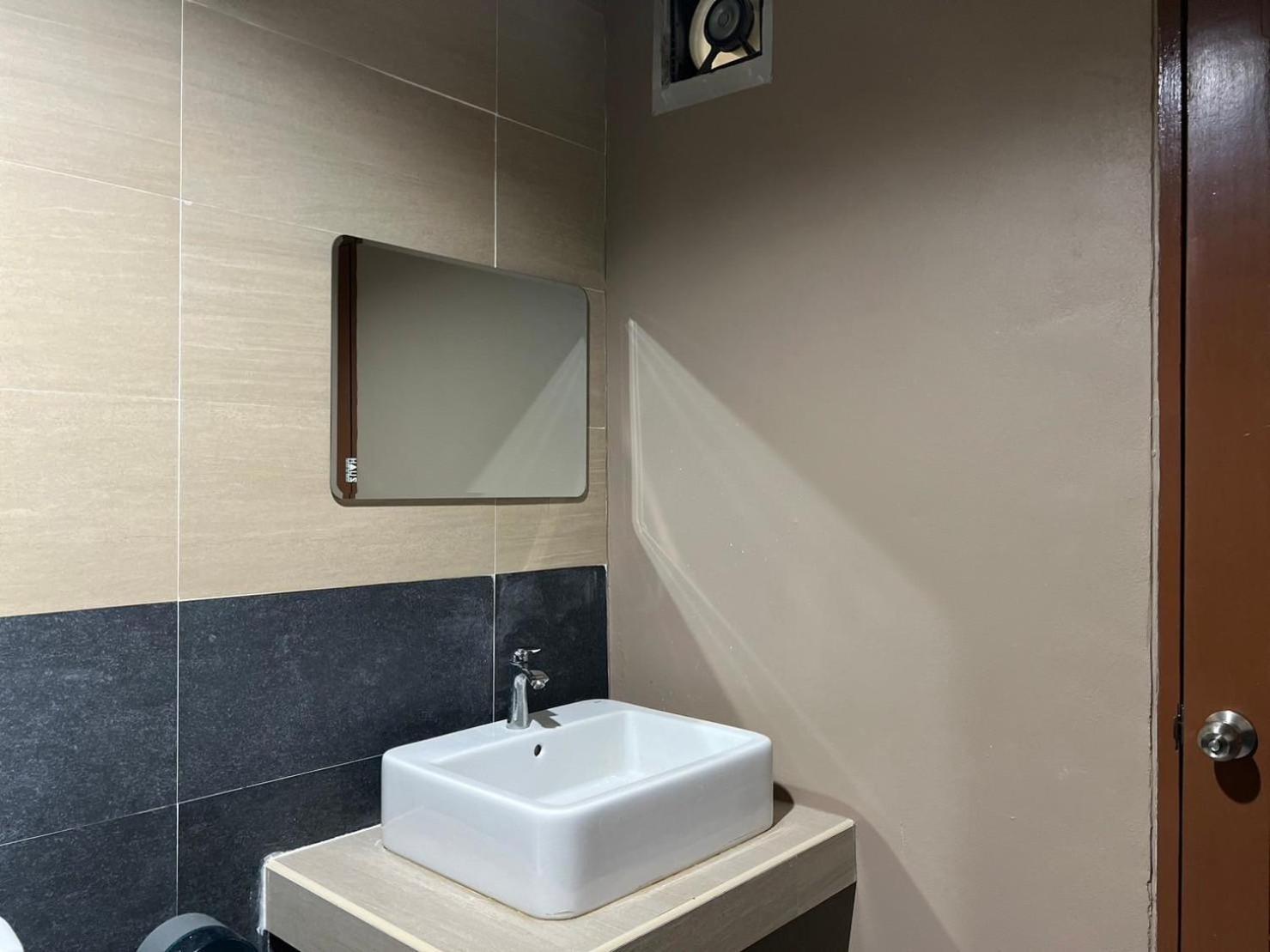 V Tharm Hotel Udon Thani Extérieur photo